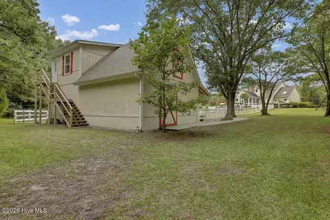 Exterior - 350 Whitebridge Rd, Hampstead, NC 28443 photo 15 of 26