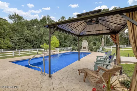 Exterior - 350 Whitebridge Rd, Hampstead, NC 28443 photo 8 of 26