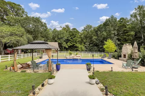 Exterior - 350 Whitebridge Rd, Hampstead, NC 28443 photo 7 of 26