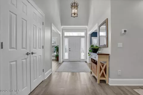 Entry Way - 350 Whitebridge Rd, Hampstead, NC 28443 photo 2 of 5