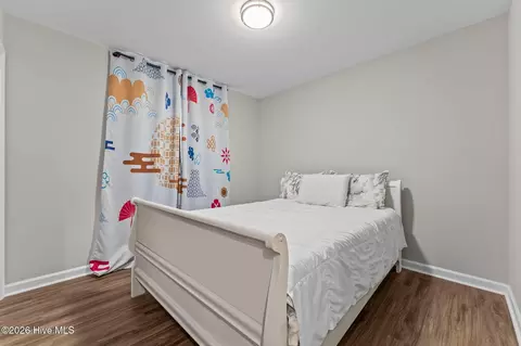 Bedroom - 850 Burning Tree Rd, Pinehurst, NC 28374 photo 2 of 4