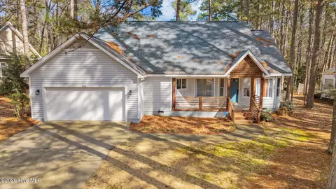 850 Burning Tree Rd, Pinehurst, NC 28374