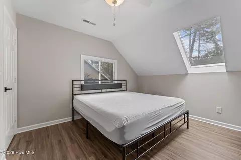 Bedroom - 850 Burning Tree Rd, Pinehurst, NC 28374 photo 4 of 4
