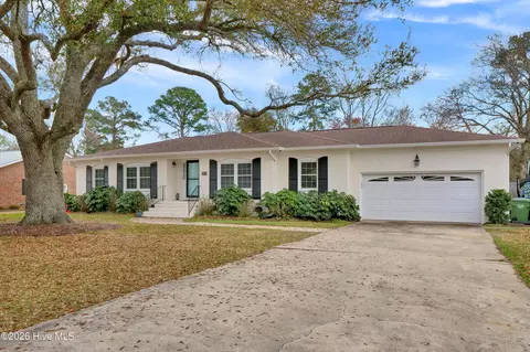 110 Tanbridge Rd, Wilmington, NC 28405