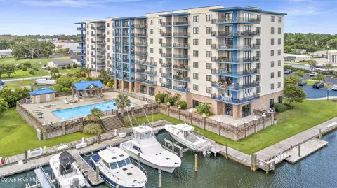 4425 Arendell St #609, Morehead City, NC 28557
