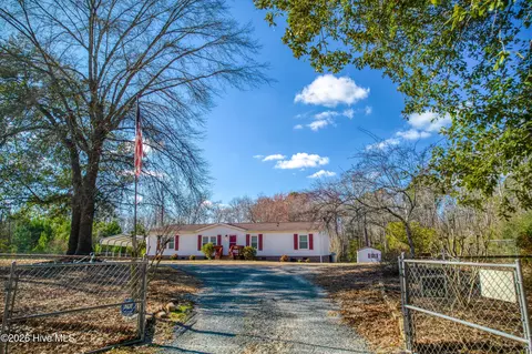 876 Mcclammy Rd, Hampstead, NC 28443