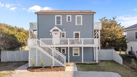 5423 Emerald Dr, Emerald Isle, NC 28594
