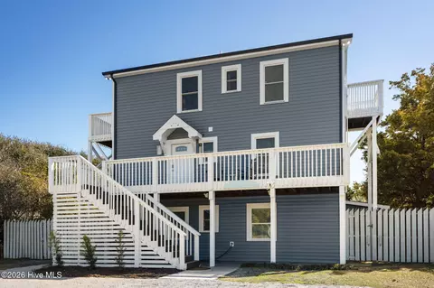 5423 Emerald Dr, Emerald Isle, NC 28594