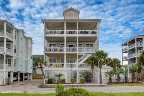 2 Clam Shell Ln UNIT 7, Carolina Beach, NC 28428