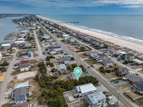 1112 Anderson Blvd S, Topsail Beach, NC 28445