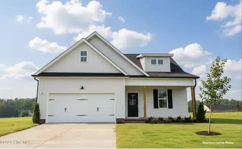 628 Springtooth Dr, Zebulon, NC 27597