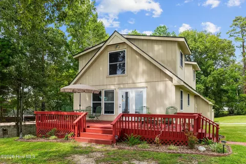 87 W North Shore Ln, Arapahoe, NC 28510