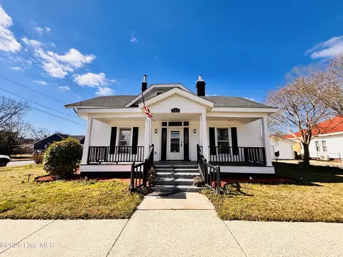 201 N Massey St, Selma, NC 27576