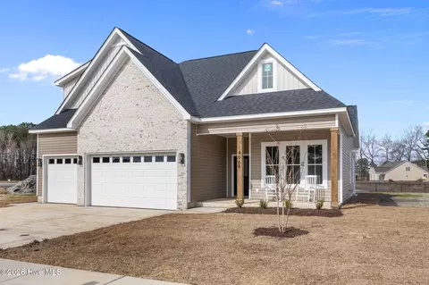 4068 Regina Ln, Ayden, NC 28513
