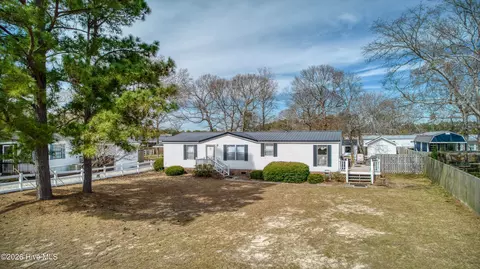 769 Driftwood Dr, Hampstead, NC 28443