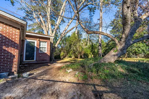 Exterior - 402 E 2nd Ave, Chadbourn, NC 28431 photo 6 of 12