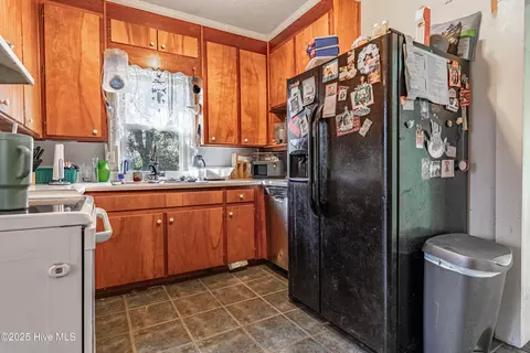 Kitchen - 402 E 2nd Ave, Chadbourn, NC 28431 photo 3 of 3
