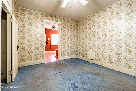 Bedroom - 402 E 2nd Ave, Chadbourn, NC 28431 photo 5 of 11