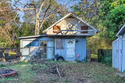 Exterior - 402 E 2nd Ave, Chadbourn, NC 28431 photo 12 of 12