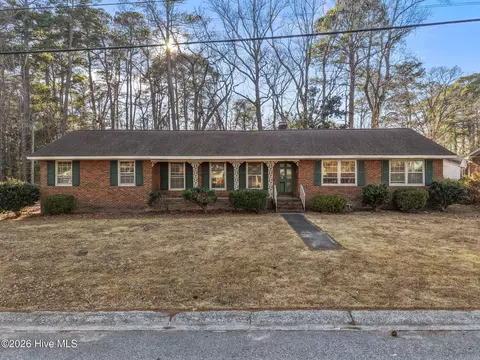 114 Wilkshire Dr, Greenville, NC 27858