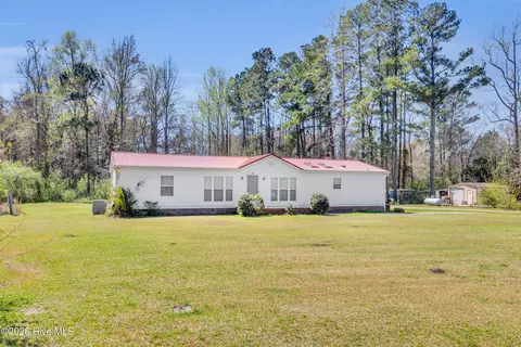 275 Bayleaf Rd, New Bern, NC 28560