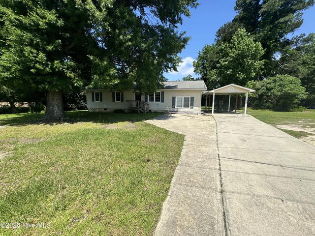 165 Shaw Rd, Wallace, NC 28466