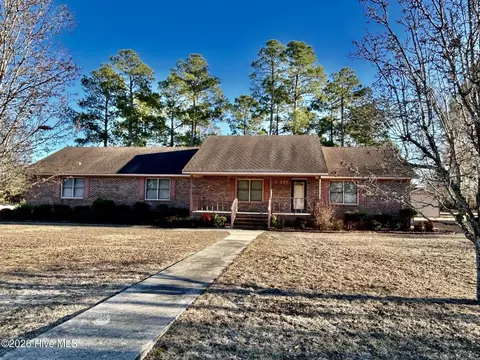 12500 Muirfield Dr, Laurinburg, NC 28352