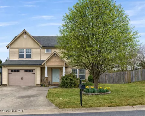 225 Graphite Dr, Gibsonville, NC 27249