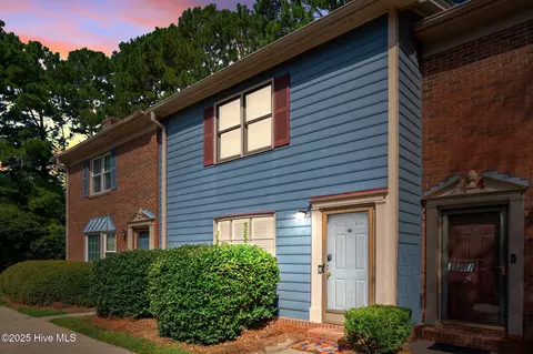 101 Laura Ln #C2, Greenville, NC 27858