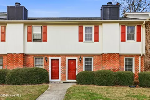 32 Scott St, Greenville, NC 27858