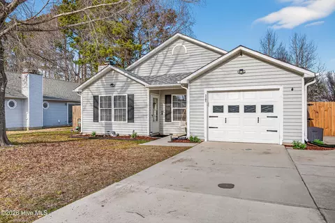 1161 Pearl Ct, Jacksonville, NC 28540