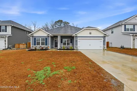 725 Greenwich Pl, Richlands, NC 28574