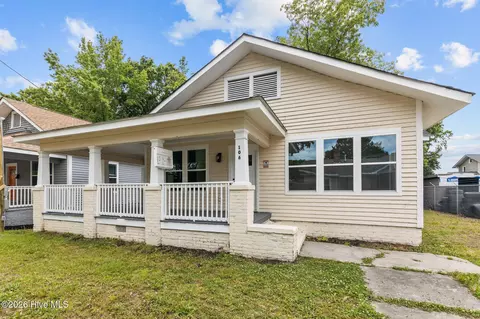 106 Ridgeway St, Greenville, NC 27834
