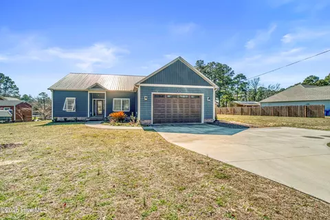 266 Ennett Ln, Sneads Ferry, NC 28460