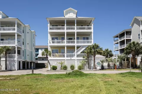 2 Clam Shell Ln UNIT 6, Carolina Beach, NC 28428