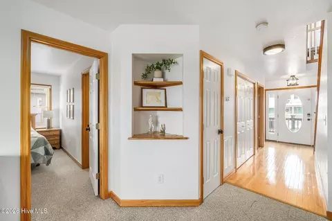 Entry Way - 632 Myrtlewood Ct, Corolla, NC 27927 photo 4 of 4