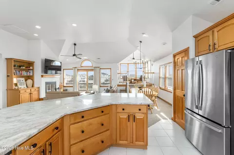 Kitchen - 632 Myrtlewood Ct, Corolla, NC 27927 photo 5 of 6