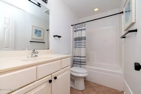 Bath - 632 Myrtlewood Ct, Corolla, NC 27927 photo 5 of 7