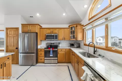 Kitchen - 632 Myrtlewood Ct, Corolla, NC 27927 photo 3 of 6