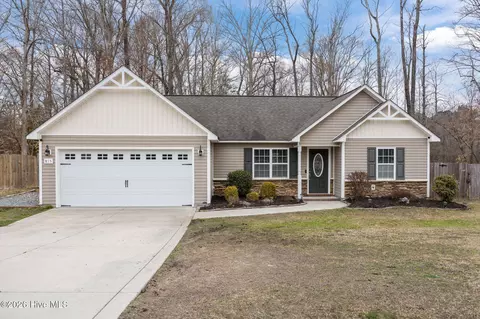 815 Little Roxy Ct, Jacksonville, NC 28540