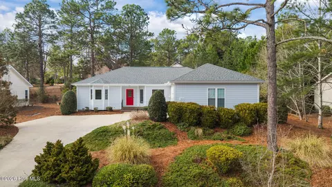 180 Canter Ln, Pinehurst, NC 28374