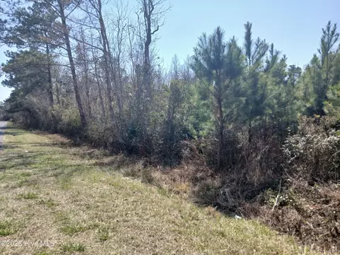 400 Chadwick Acres Rd, Sneads Ferry, NC 28460
