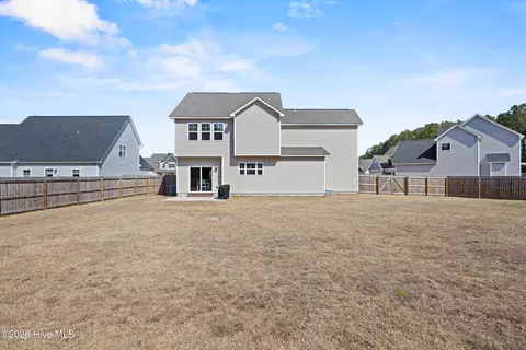 Exterior - 406 Silverstone Pl, Hubert, NC 28539 photo 5 of 7