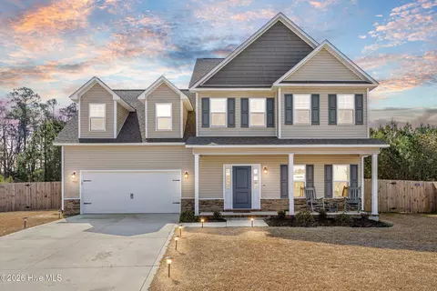 406 Silverstone Pl, Hubert, NC 28539