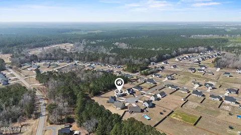 View/Area - 406 Silverstone Pl, Hubert, NC 28539 photo 7 of 9