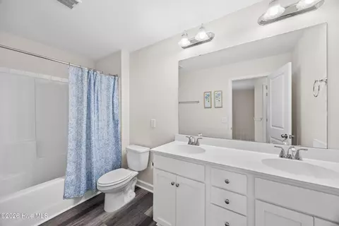 Bath - 406 Silverstone Pl, Hubert, NC 28539 photo 2 of 4