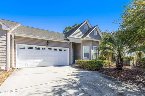 5118 Elton Dr SE, Southport, NC 28461