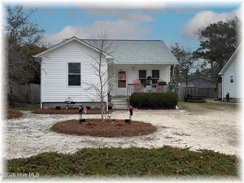 128 NW 12th St, Oak Island, NC 28465