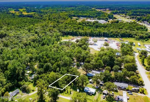 133 Shade Tree Ln SW, Supply, NC 28462