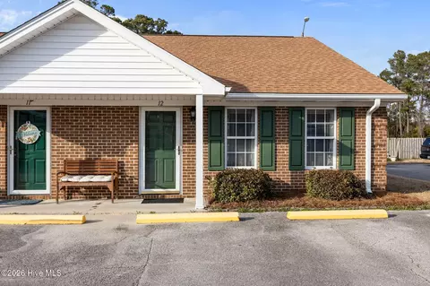 2900 Myrtle St #12, Morehead City, NC 28557